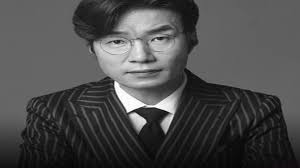 A Deep Dive into the Life and Work of Song Young Kyu